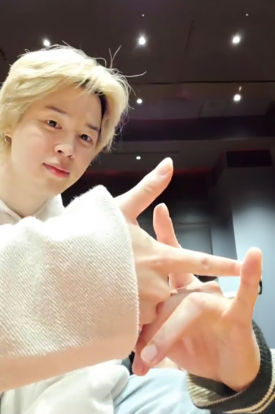 智旻头发长的好快我今天晚餐有了 