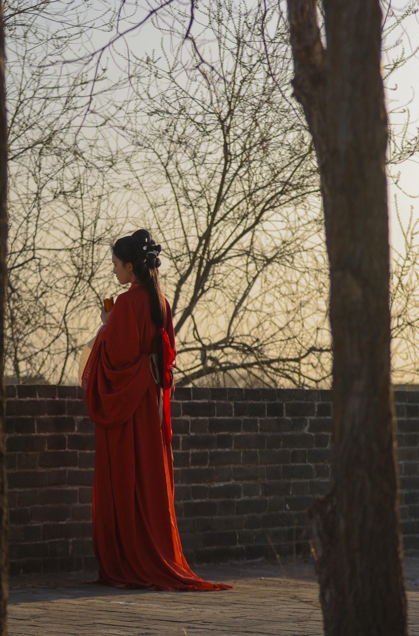 能为家乡的宣传出份力，我感到非常的荣幸。微短剧+文旅的结合，我在邯郸《等你三千年》！