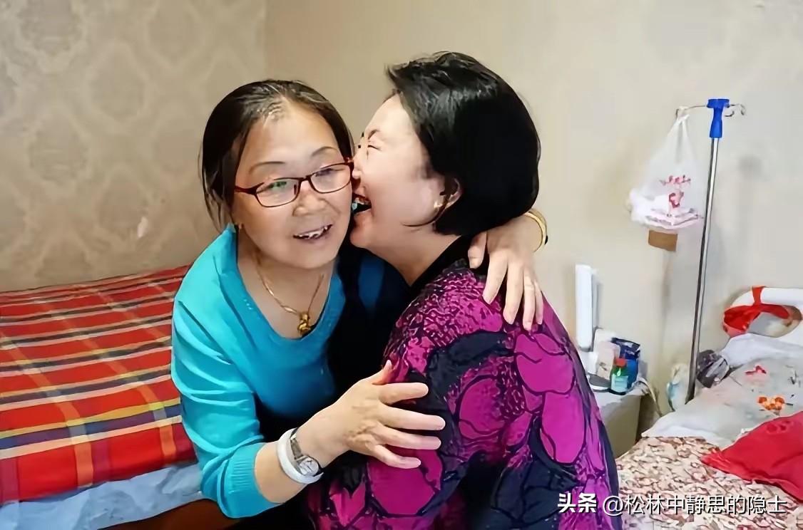 陕西铜川的一名女子遭遇车祸成了植物人，丈夫当场崩溃，婆婆李艳华不甘心，守在床边照