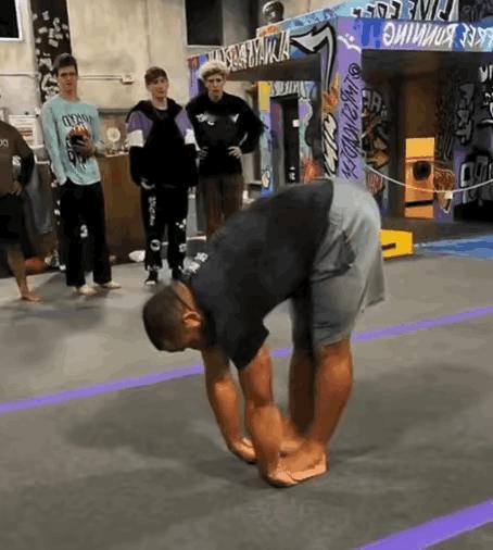 灵活的大哥，从他身上可以看出来，运动并不能减肥。