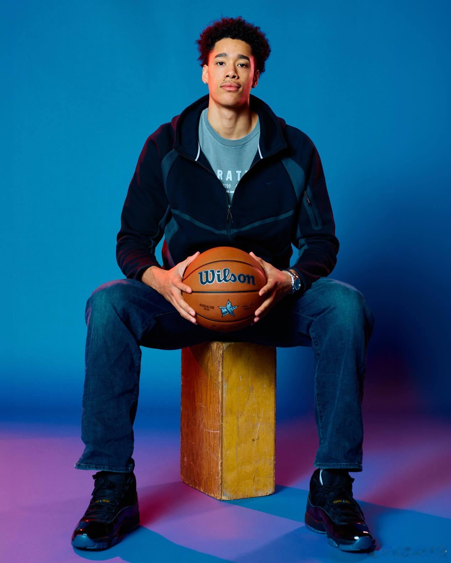 你的豪泽将会出现在明天的新秀赛当中！ 