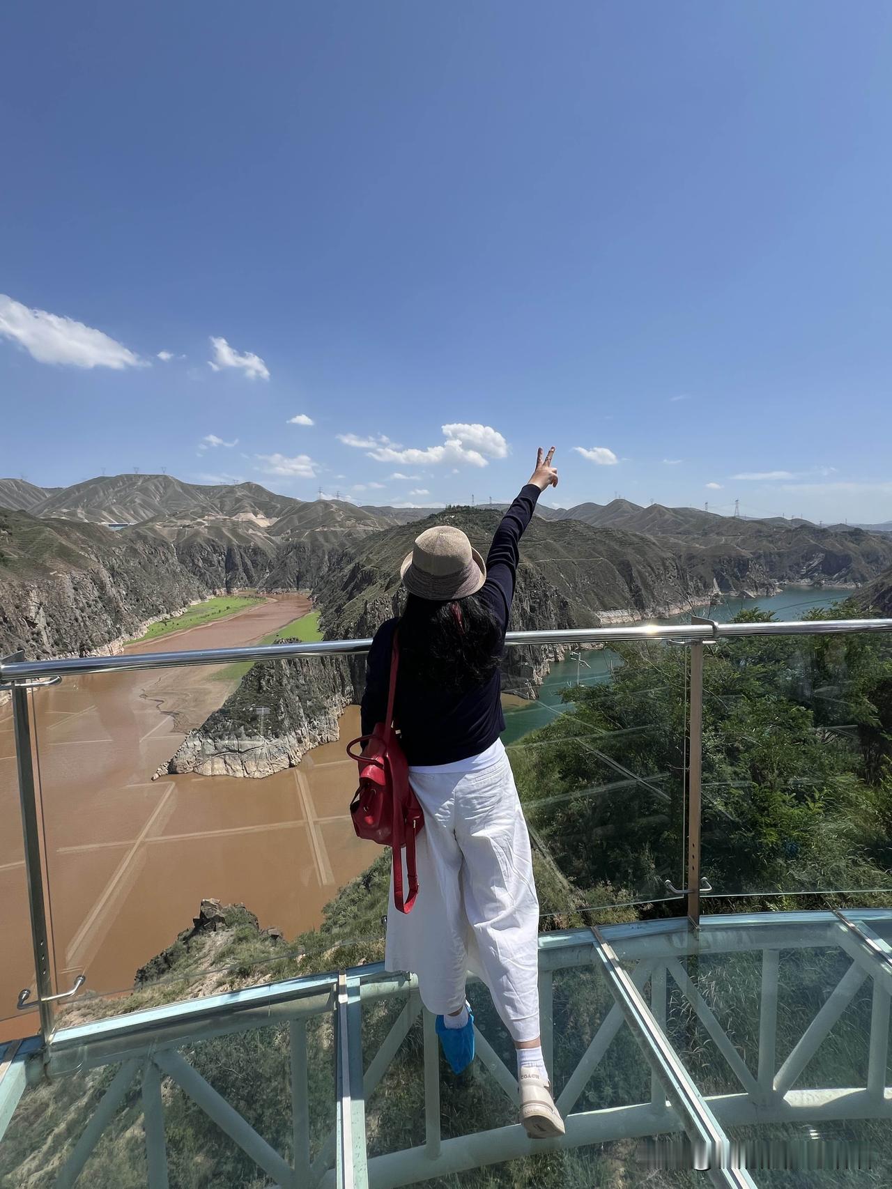 女儿要冻卵，你会支持吗？

几个曾经的部下为我送行，酒过三巡，我的话题，自然落到