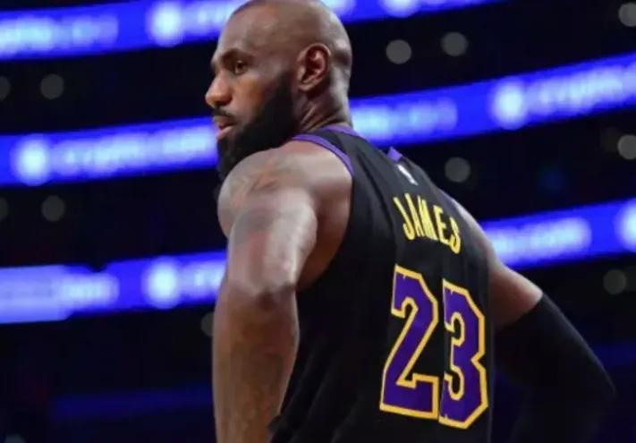 纵观NBA季后赛烽烟，最见真章的从不是借力得分，而是纯粹的阵地攻坚。一组含金量拉