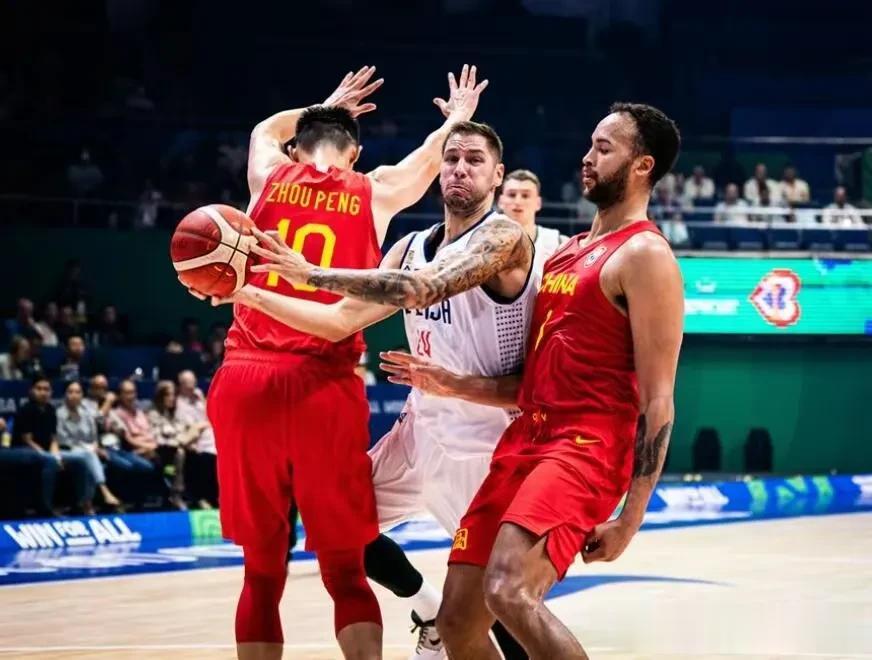 虽然中国男篮规划了NBA球星李凯尔，依然如此之差！不禁令人唏嘘！
对战塞尔维亚?