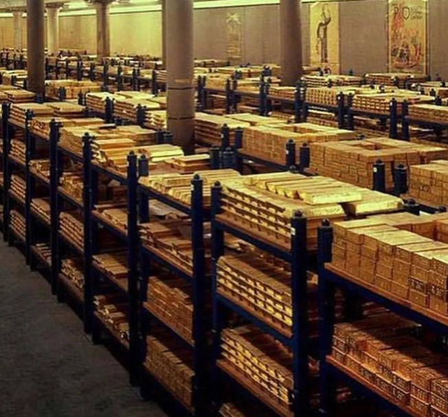 这是一个什么信号？中方已经抛售6570亿美债，持续购入3060亿黄金！据美国财政