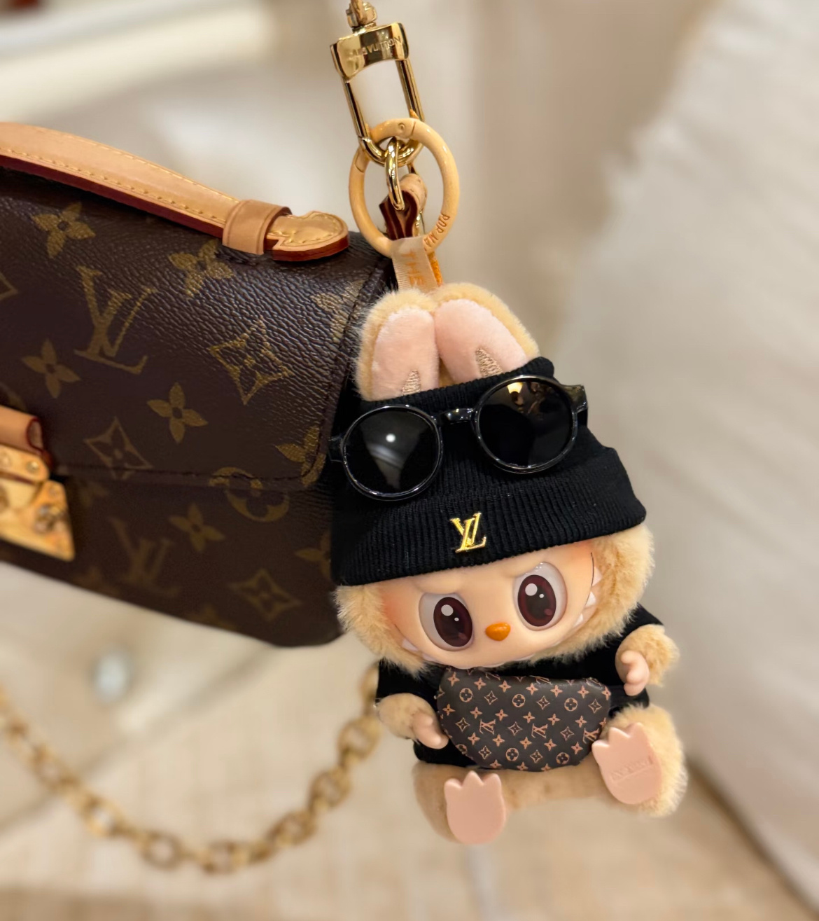 “泡泡玛特文案｜又治愈了”1.‘’🫧🐈·𝙥𝙤𝙥 𝙡𝙖𝙣𝙙 ~?