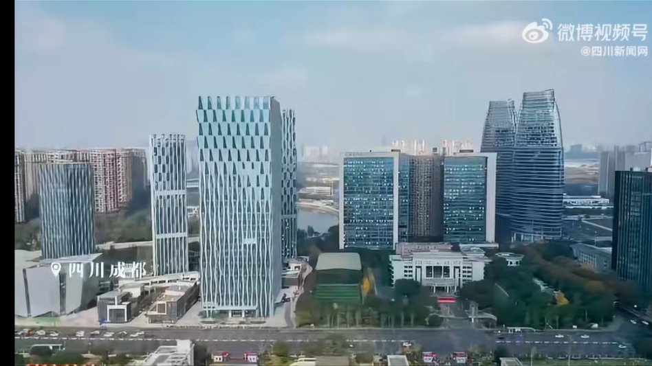 成都用设施、政策与尊重织就无声铠甲，让每一份热爱都被听见，这便是震耳欲聋的城市温