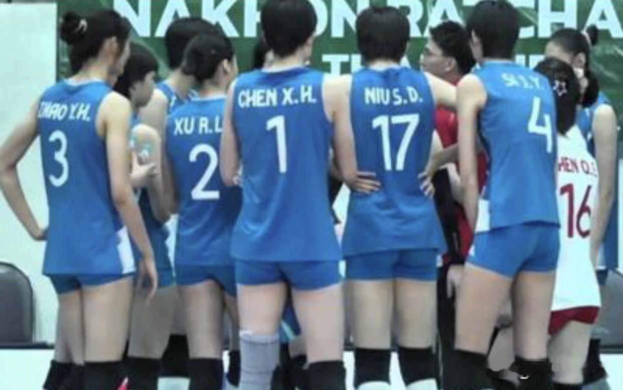 【U18女排亚锦赛：中国三连胜头名晋级8强，1/4决赛将对阵越南】

🏐 20