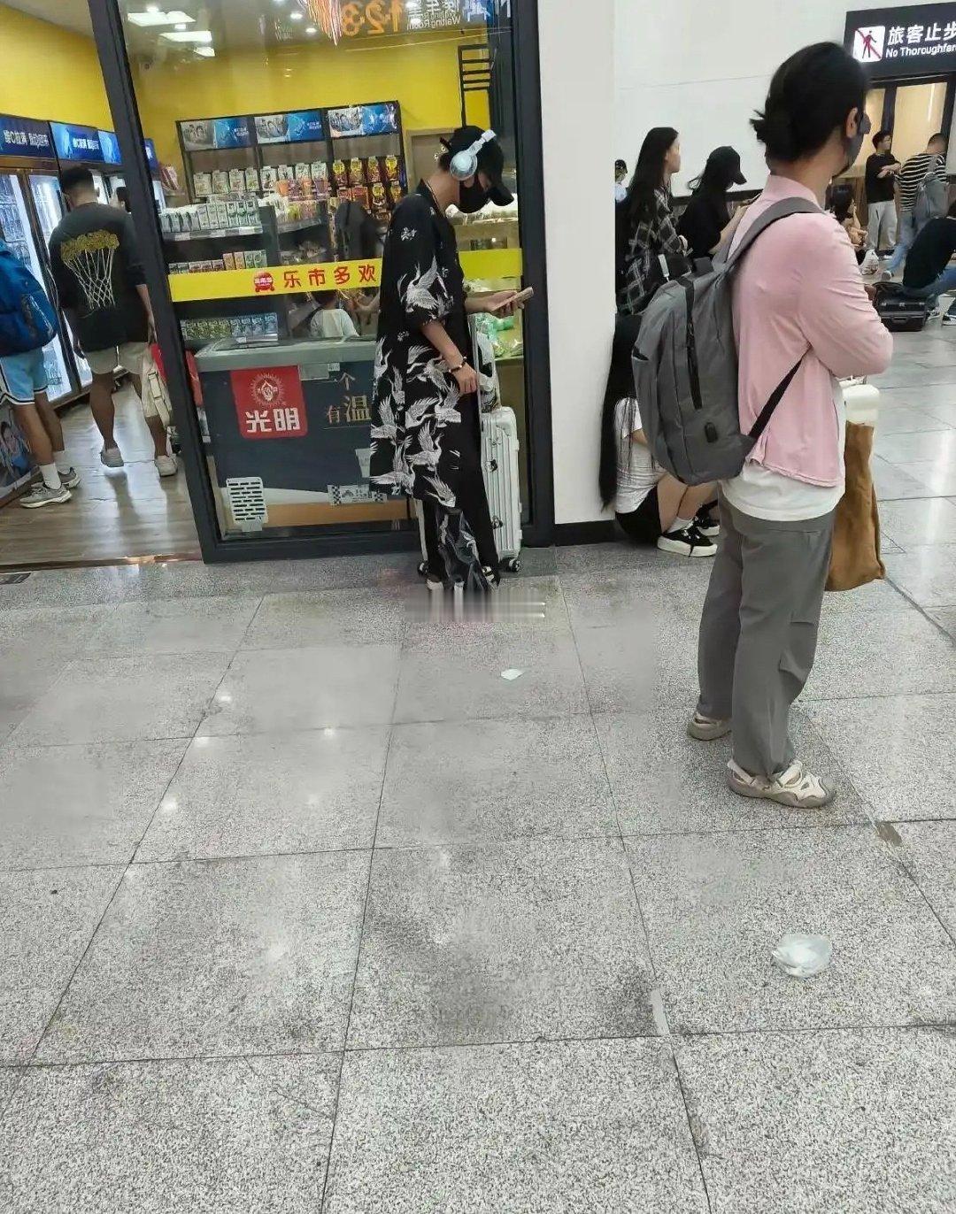 网上说说得了，谁不想在现实中遇到真嘉豪 