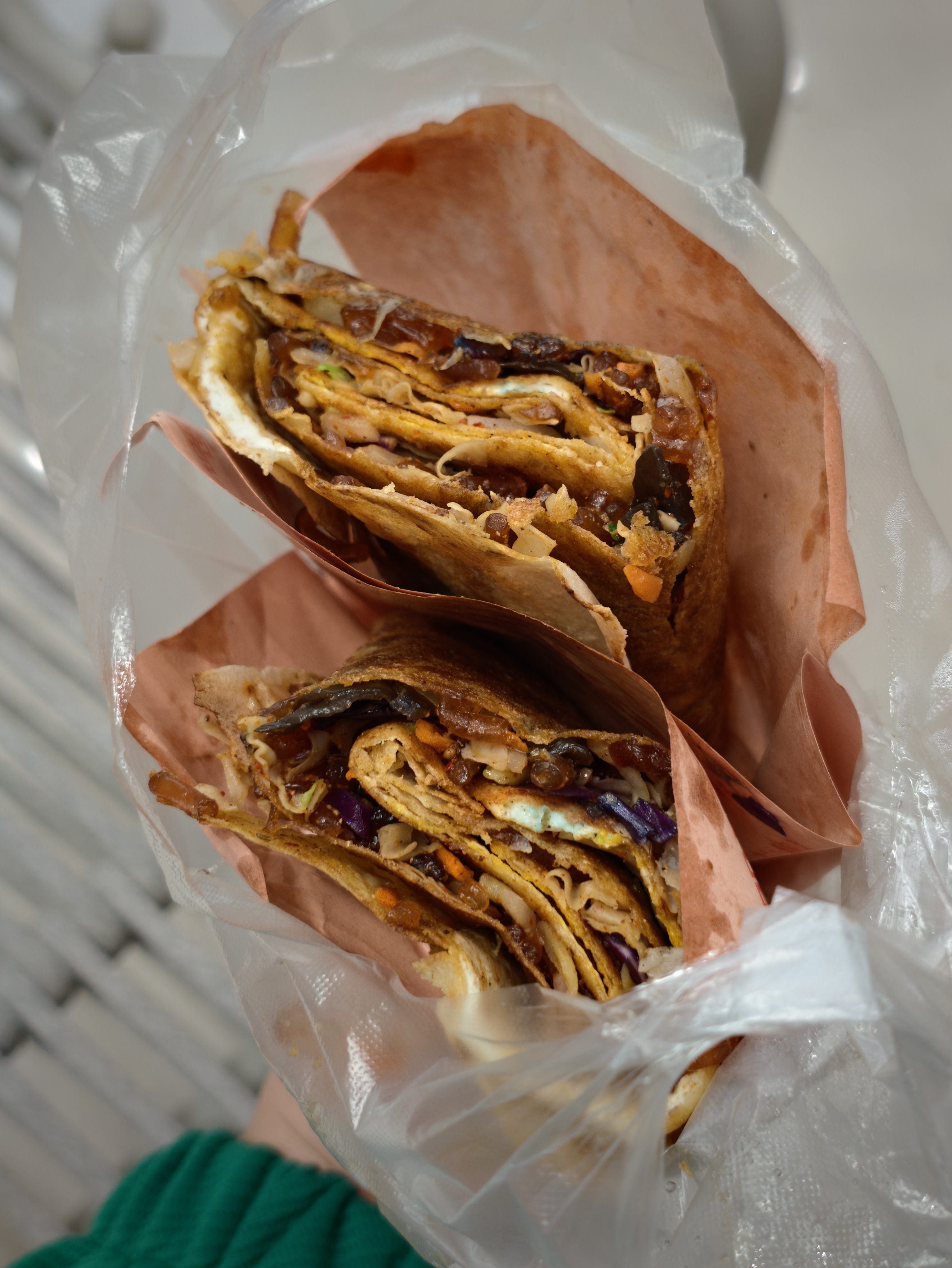 最近跟菜煎饼干上了，连吃好几天了，贼香。全是菜，也利于减肥。