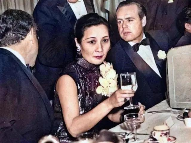 作为老蒋妻子，出自名门的宋美龄曾以独特魅力连续三次登上美国时代周刊封面，成为中国