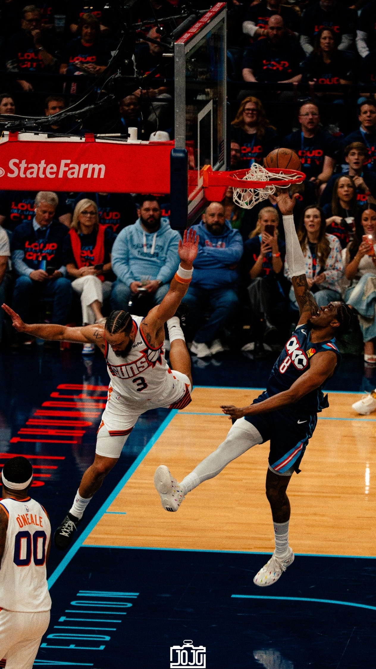 Jojo晒照：整个OKC为老八撑腰雷霆2比0太阳杰伦威廉姆斯左腿筋拉伤雷霆