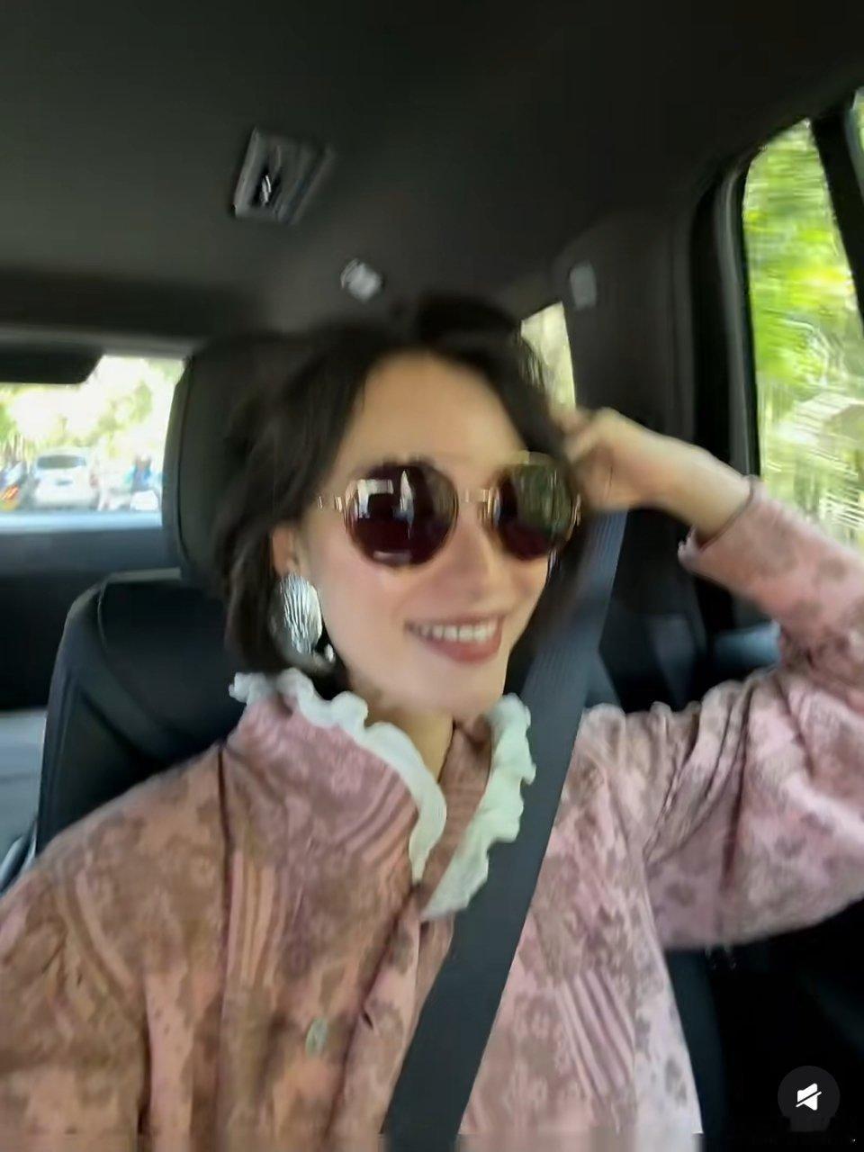 倪妮 喜金水倪妮到底多爱银饰此女美到第一眼根本没看到银饰还是如此之大的倪妮[超话