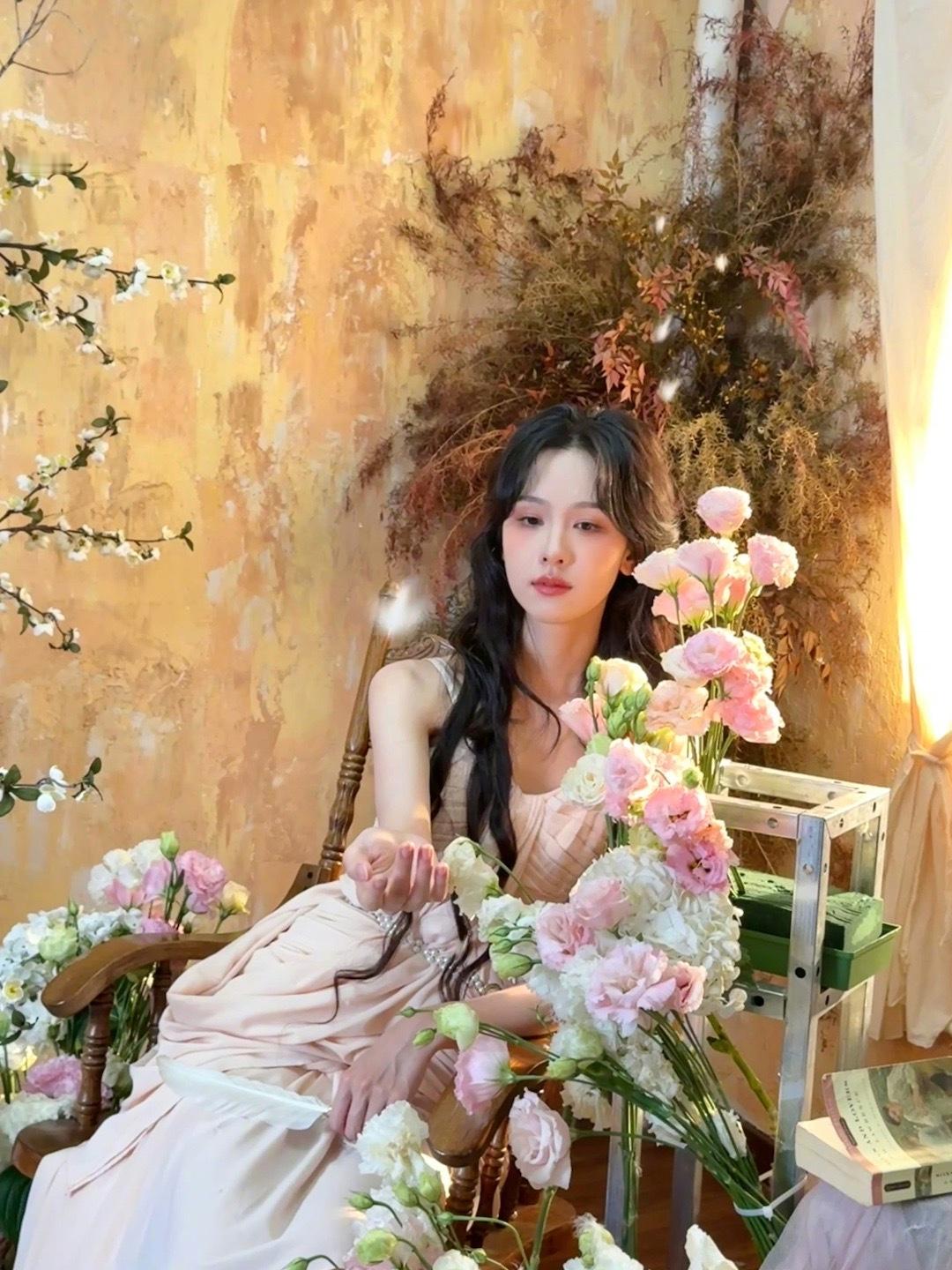 #陈都灵生日直播##陈都灵# 祝福嘟嘟生日快乐，永远十八岁[送花花][送花花]​
