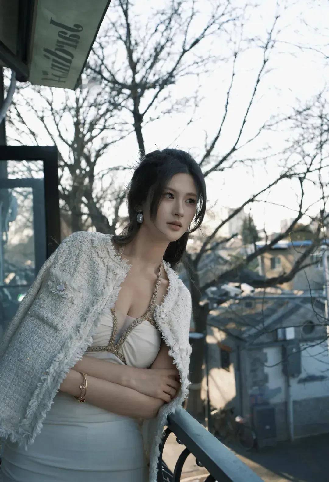 脸部立体感十足，精致且高级感满满