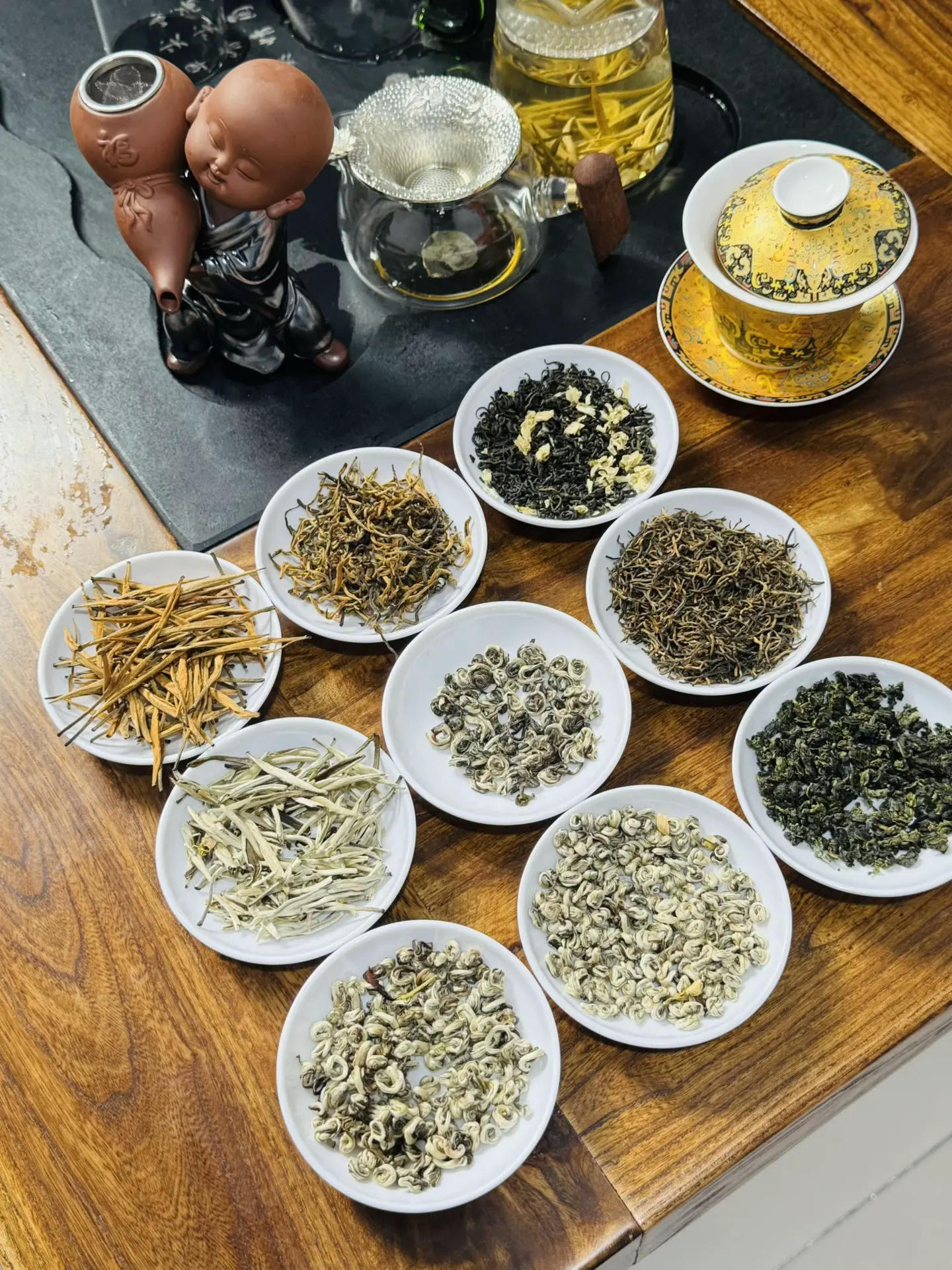 一杯阳光 一壶自由 敬财富的清雅与张扬