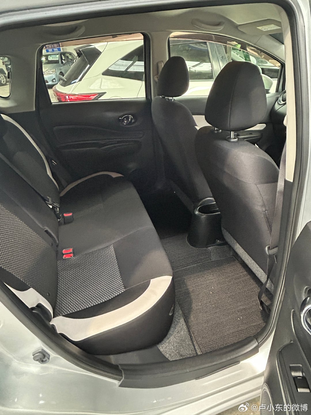 今天简单聊聊 Nissan Note。这车优点很明显，首当其冲的就是便宜。昨天看