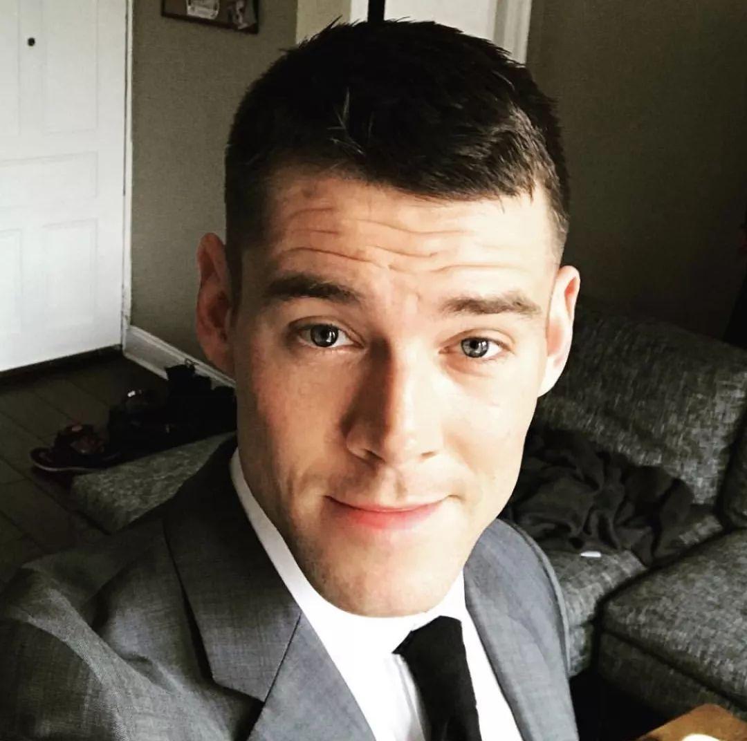 Brian J. Smith 目前42岁，仍在活跃地出演电影和电视剧，但由于这次