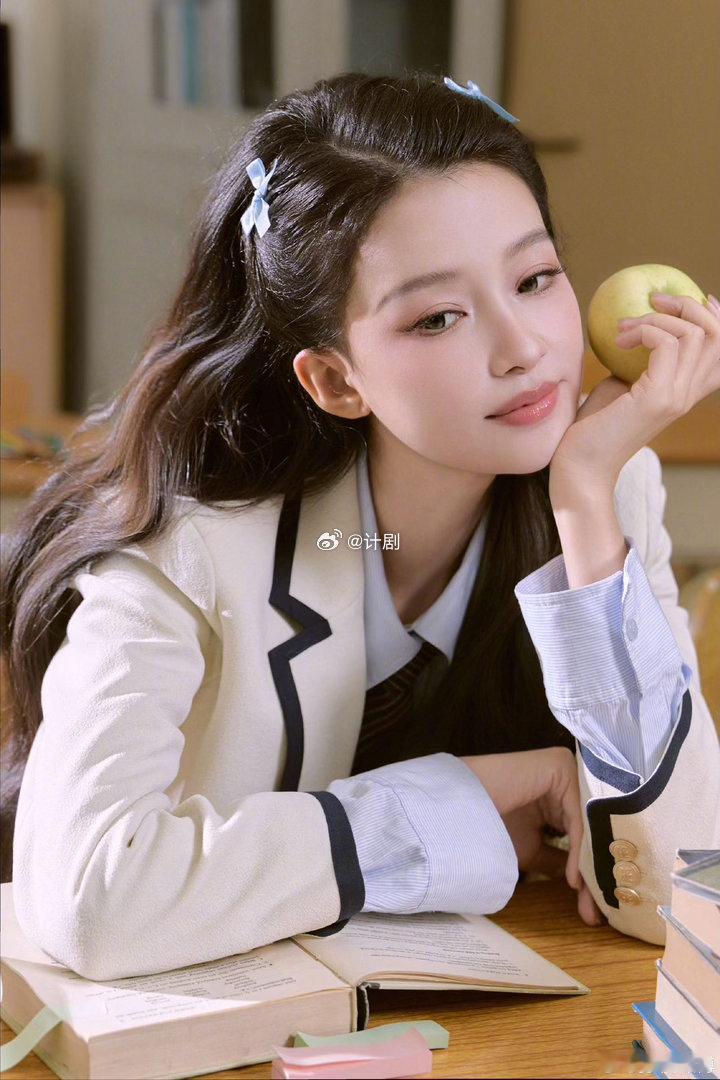 孙怡巧烹自热火锅乘风2026 孙怡煮自热火锅的熟练程度，让人怀疑她是不是在宿舍偷