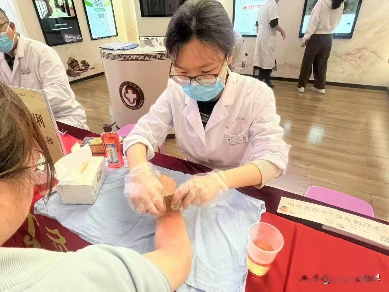 糖尿病引起肾脏损害（糖尿病肾病）的病因机制？都有哪些症状？怎样预防？
     