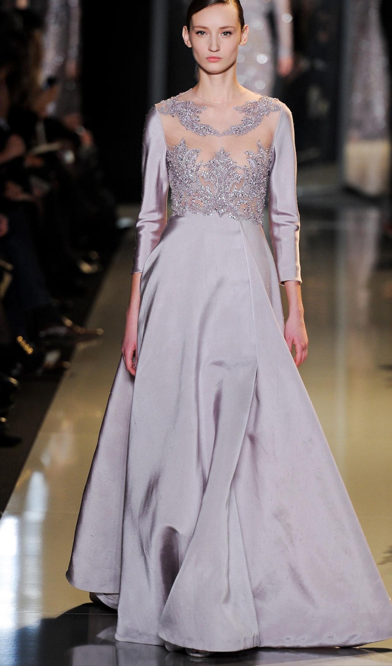 Elie Saab 2013春夏高定系列把薄纱的浪漫玩到了极致。几层不同透明度的
