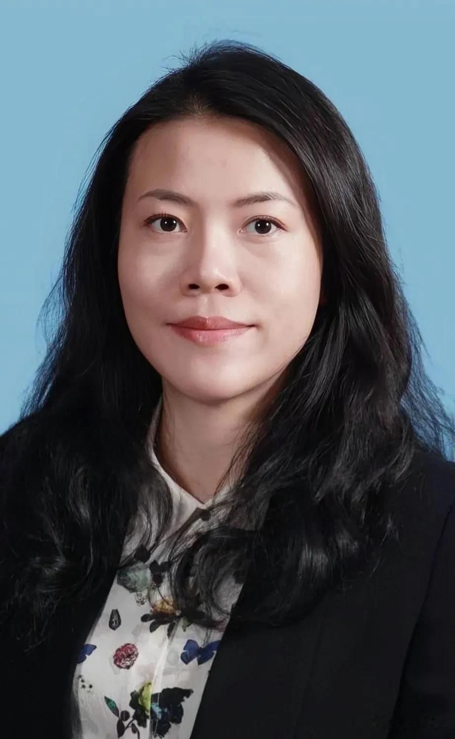 玩法如初一撤，杨惠妍辞职，和“暴雷”前的恒大许老板一模一样！

“中国经济周刊”