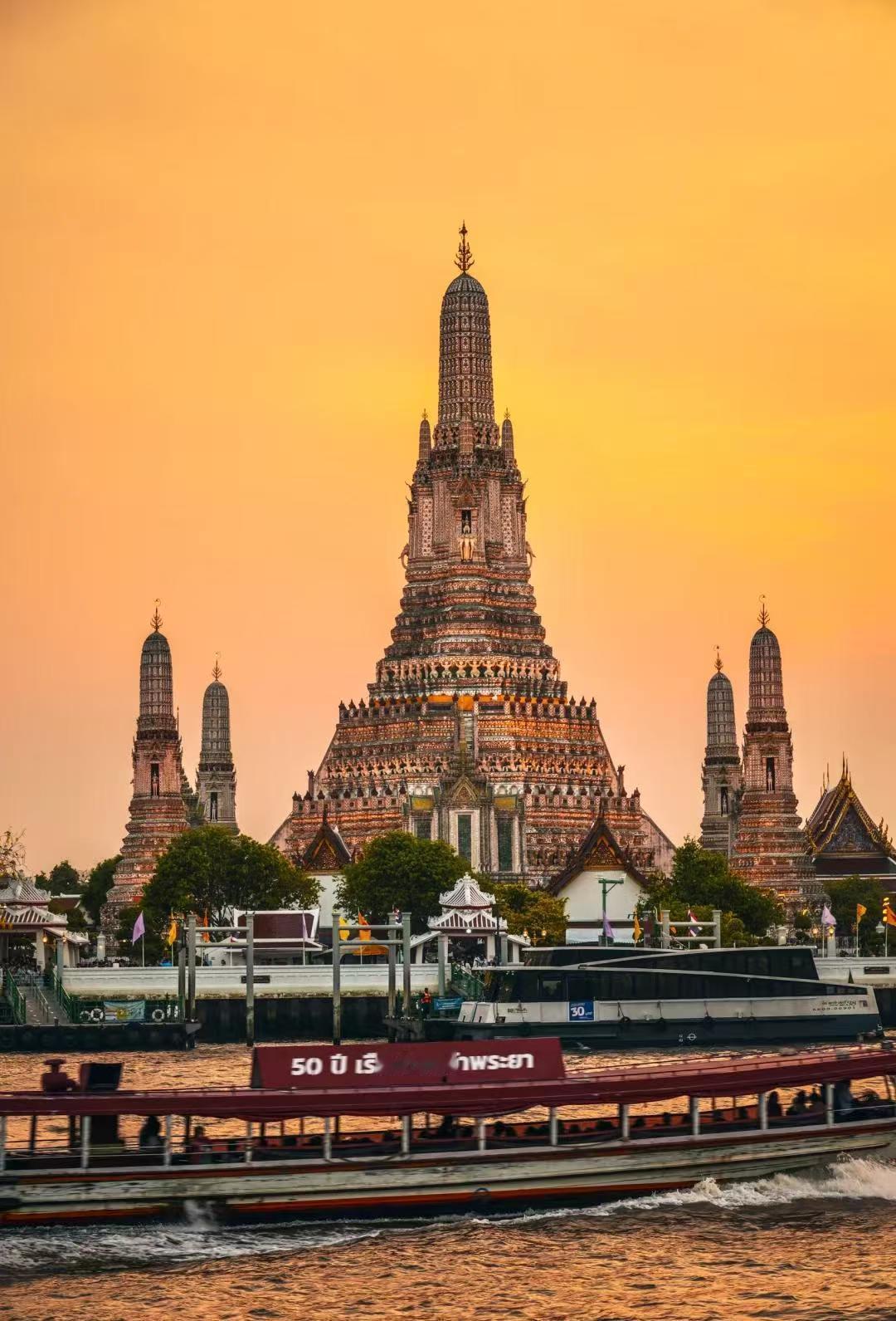 再次被拓展，AI能力又一次惊艳到我，AI的朋友圈越来越大了。千问订春节机票酒店也