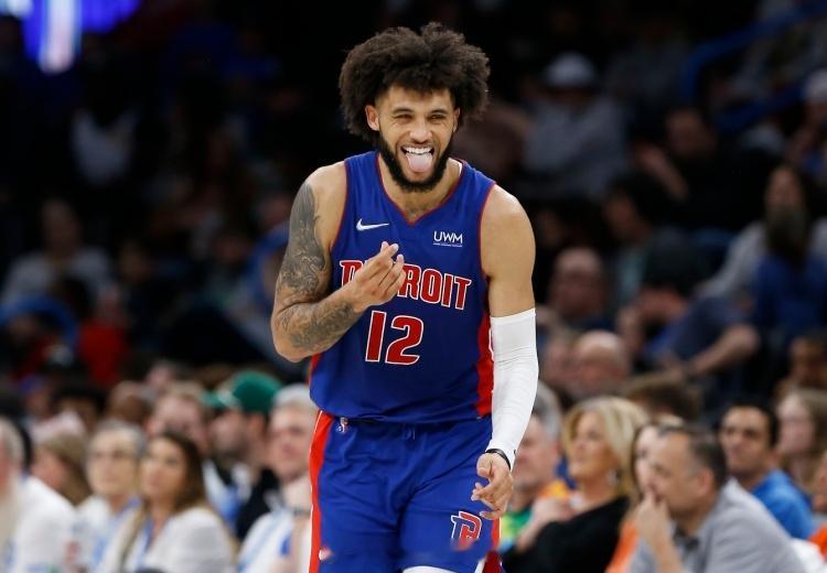 Shams ：自由球员以赛亚-利弗斯将与太阳队签下了一份NBA双向合同。NBA自