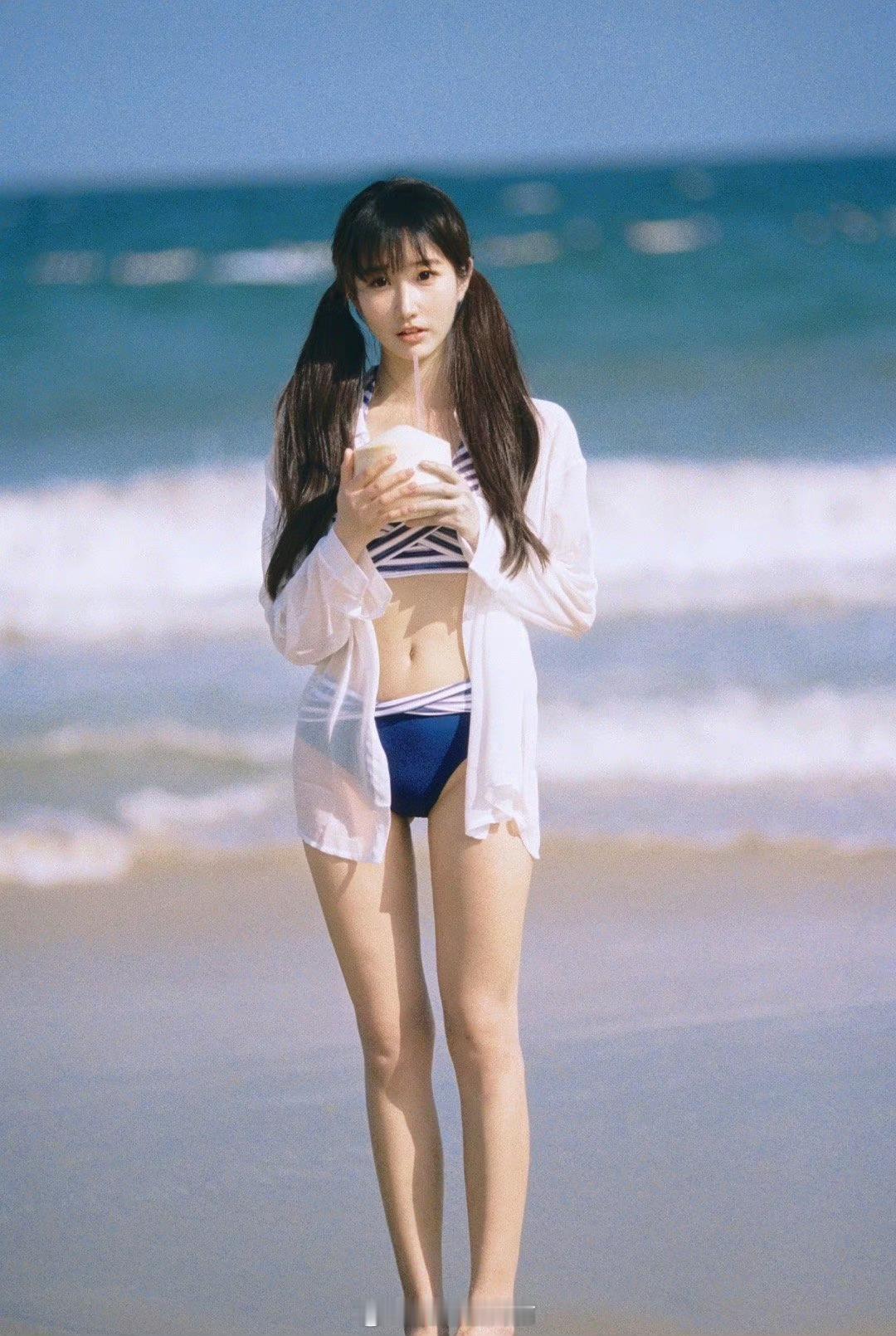 .海风摇曳摄影丨#人像写真# ​​​