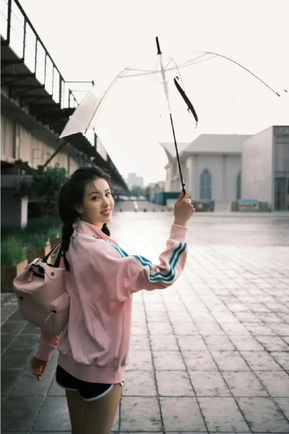 陈都灵