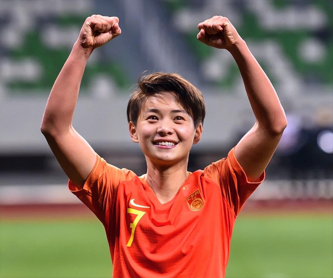 球场学霸！国际级运动健将王霜，绿茵场外再冲刺

12月23日，武汉体育学院公示：