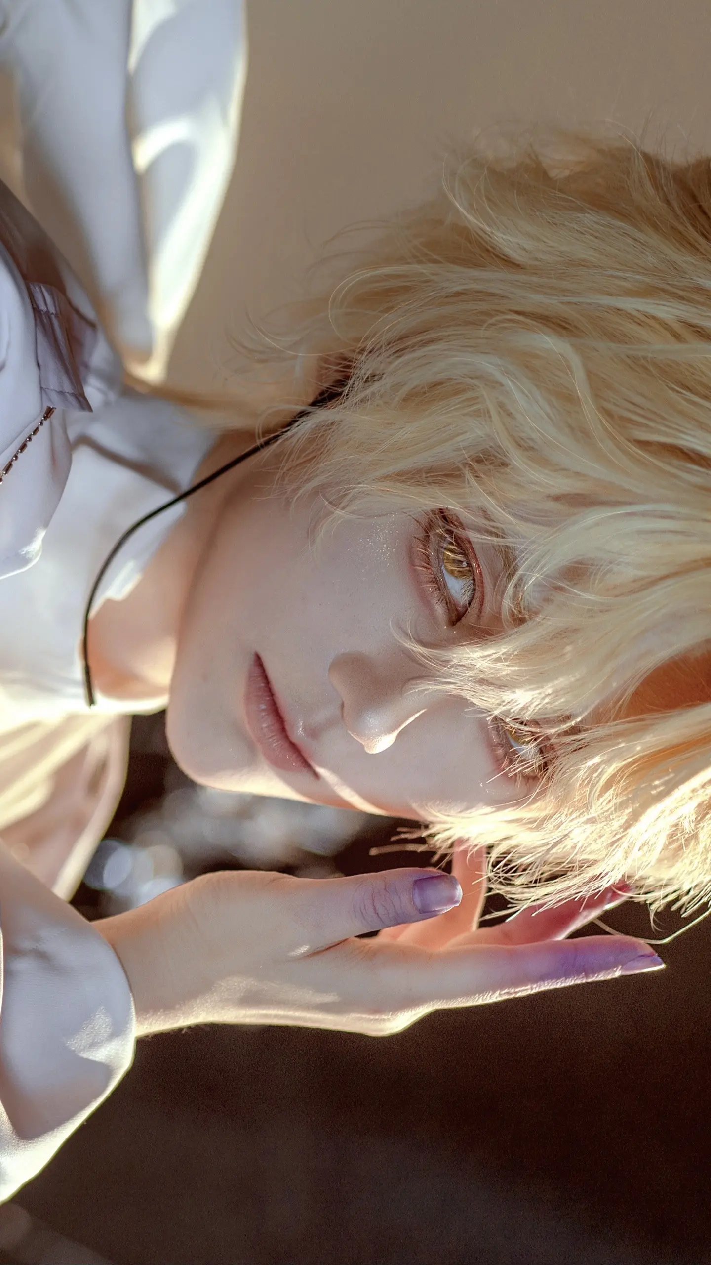 脖子后面的蝴蝶结过于可爱了吧！