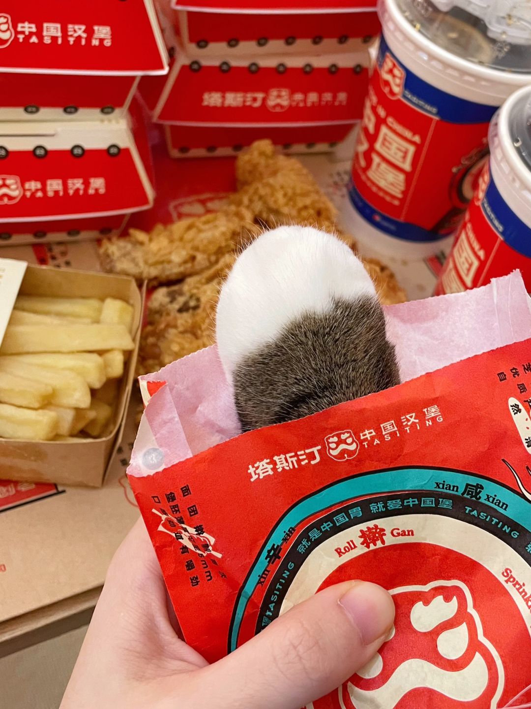 这个辣翅好像有点不对劲...