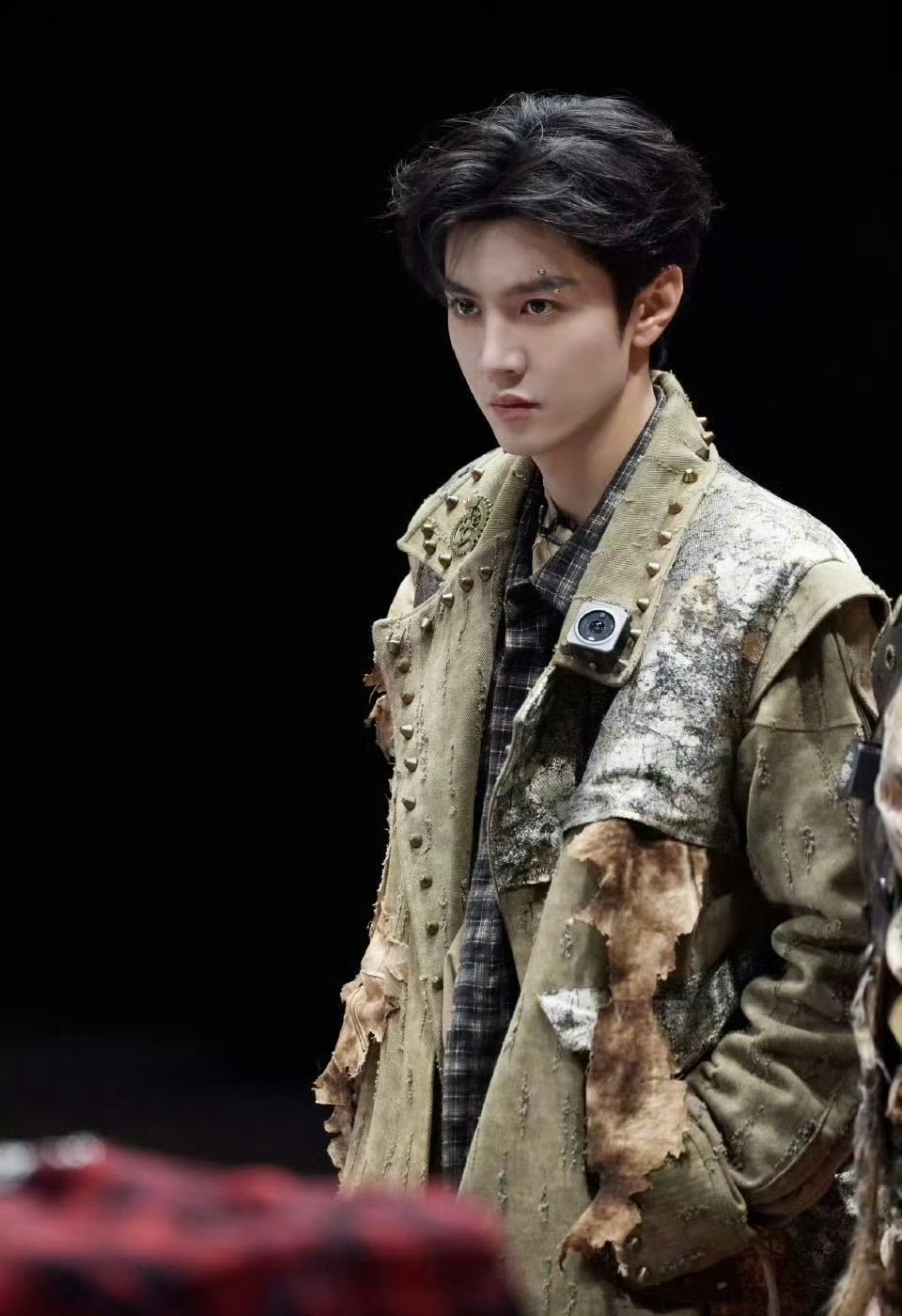 陈哲远与腹黑阴湿男的适配度大侦探懒懒一靠，抬眼轻笑，暗光里半张脸都是算计。“没你