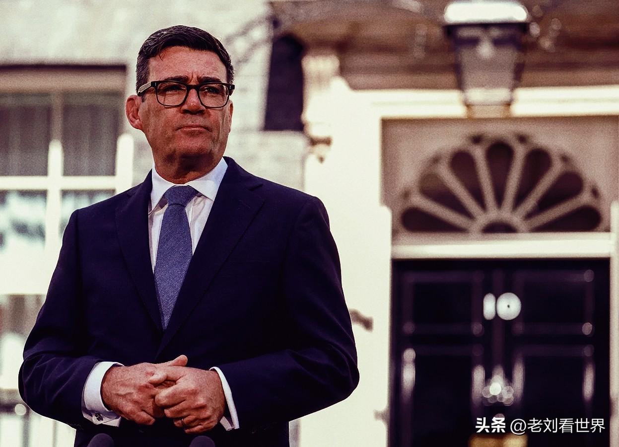 【英国新任首相与泽连斯基通电话，前者邀请后者尽快访问英国】
伦敦时间2026年7