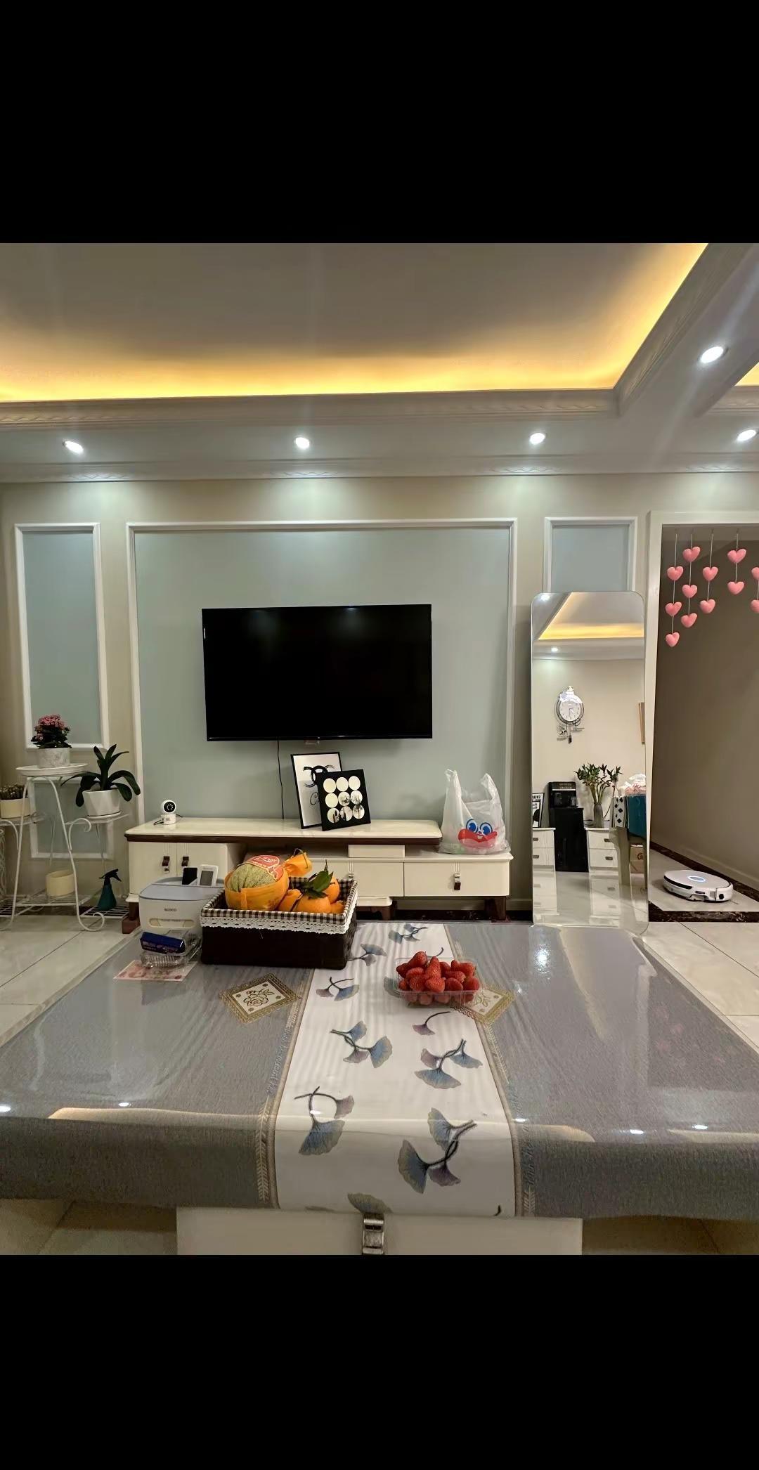 人生像醇酒，有时浓烈有时薄，情绪很多，语言有限，微醺中把自己还给自己……