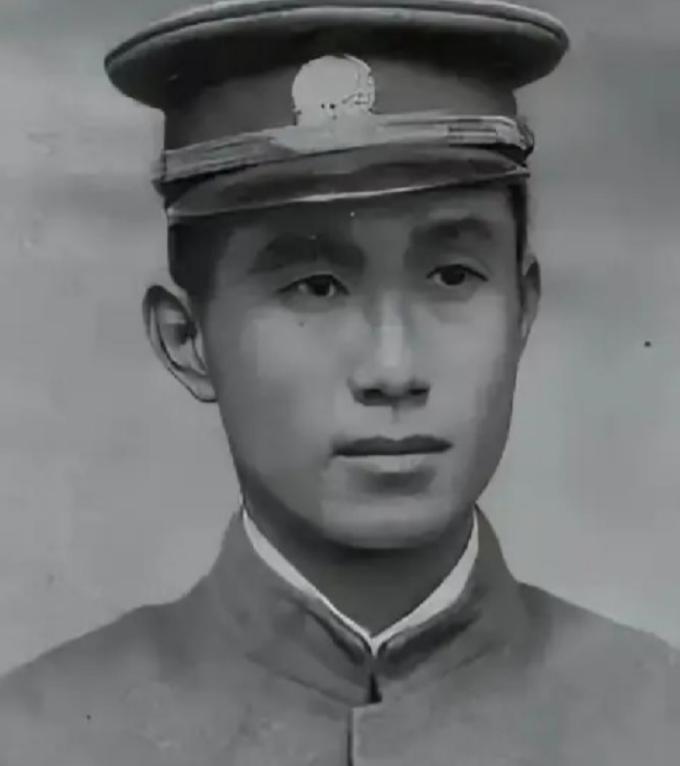 1904年，22岁的蔡锷迎娶29岁的刘长姑，可是等花轿到了门口，新娘却坚持不肯出