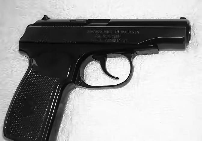 1979年，兵哥张友亮满头汗冲进派出所：“糟了！配枪带20发子弹全丢了！”

下