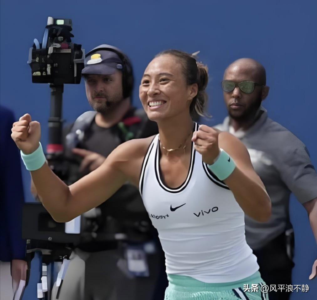 郑钦文2-0斯瓦泰克，晋级美网8强!
今天凌晨结束的美国网球公开赛第四轮，中国球