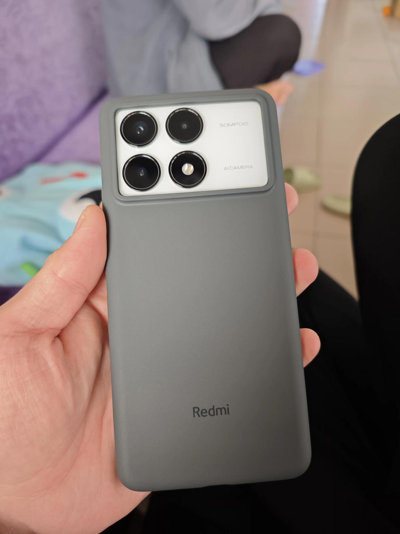 Redmi K70选购要点，先听我来告诉你它的优点和缺点再决定要不要下手。

首