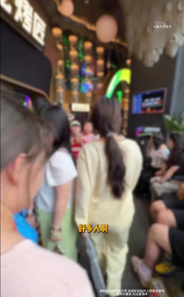 11岁独居小孩生日礼物是爸爸在烤匠度过的这场温暖生日，一定会成为小叶一辈子珍贵回