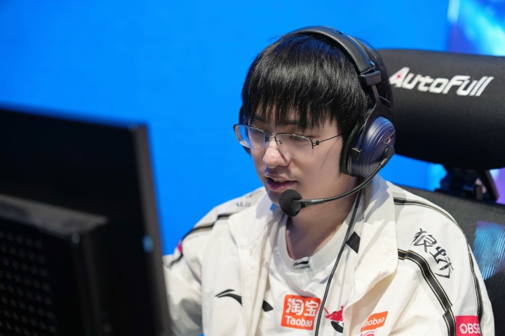 帮Xiaoxu找回自信？Flandre作用甚微被打出对位差距 两局战绩合计1-5-2