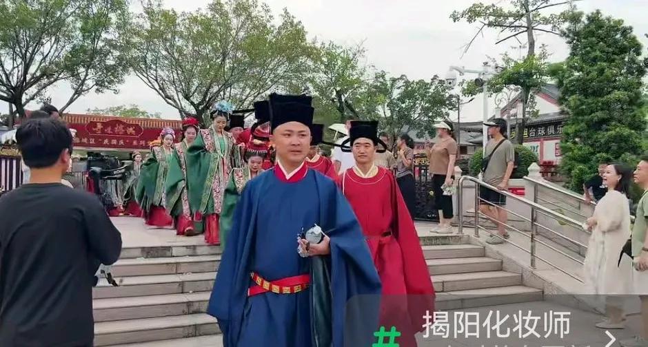 粤东之魂，揭阳《進賢門》
粤东英才，人人必过《進賢門》
兵部尚书翁万达，郭之奇，