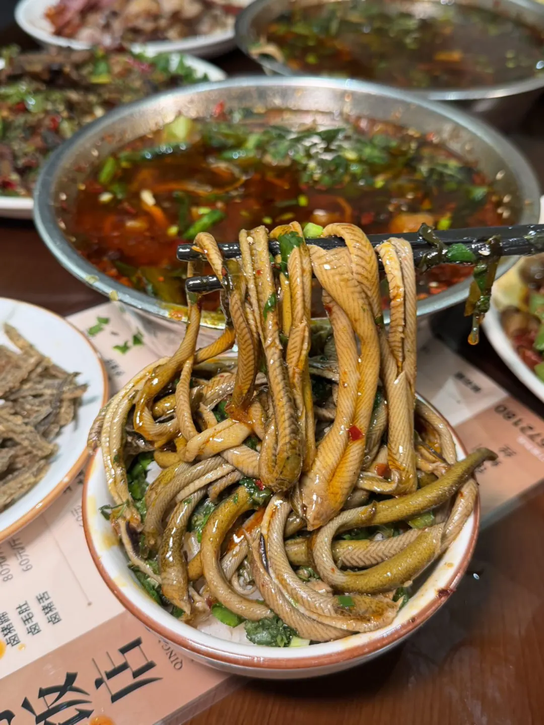 乐山土著按头安利这家临江鳝丝