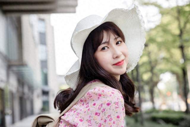 婆媳太近容易翻脸，很多女人刚结婚时，都特容易陷进一种自我感动