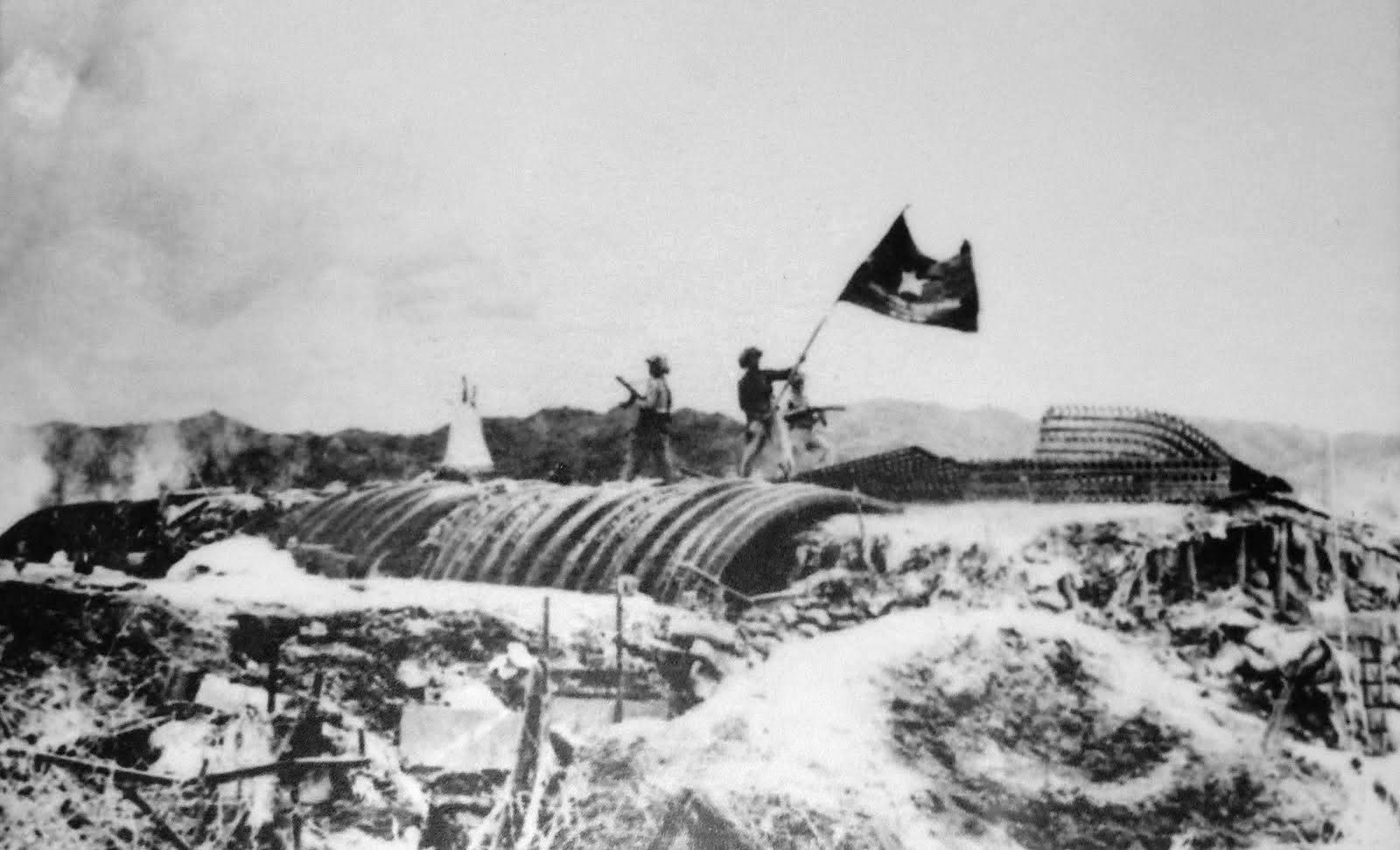 飞扬军事 1954年5月7日，奠边府战役结束，越军全歼法军1.6万余人。 烽火问