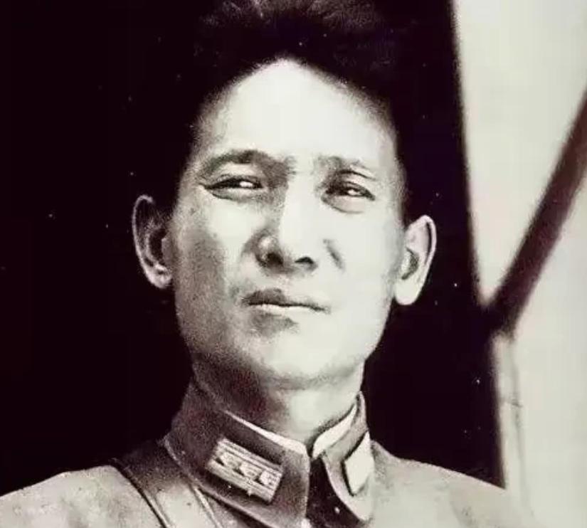 1949年，一次宴席上，曾经的国民党高官张治中端着酒杯走到毛主席面前，直言不讳地