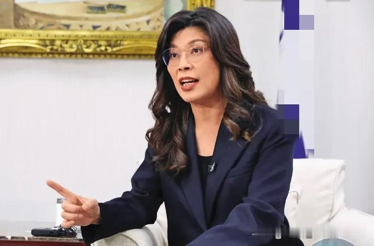 今日快讯:郑丽文接受绿媒专访，回答两岸议题、赴陆事宜
日前，郑丽文在中央党部接受