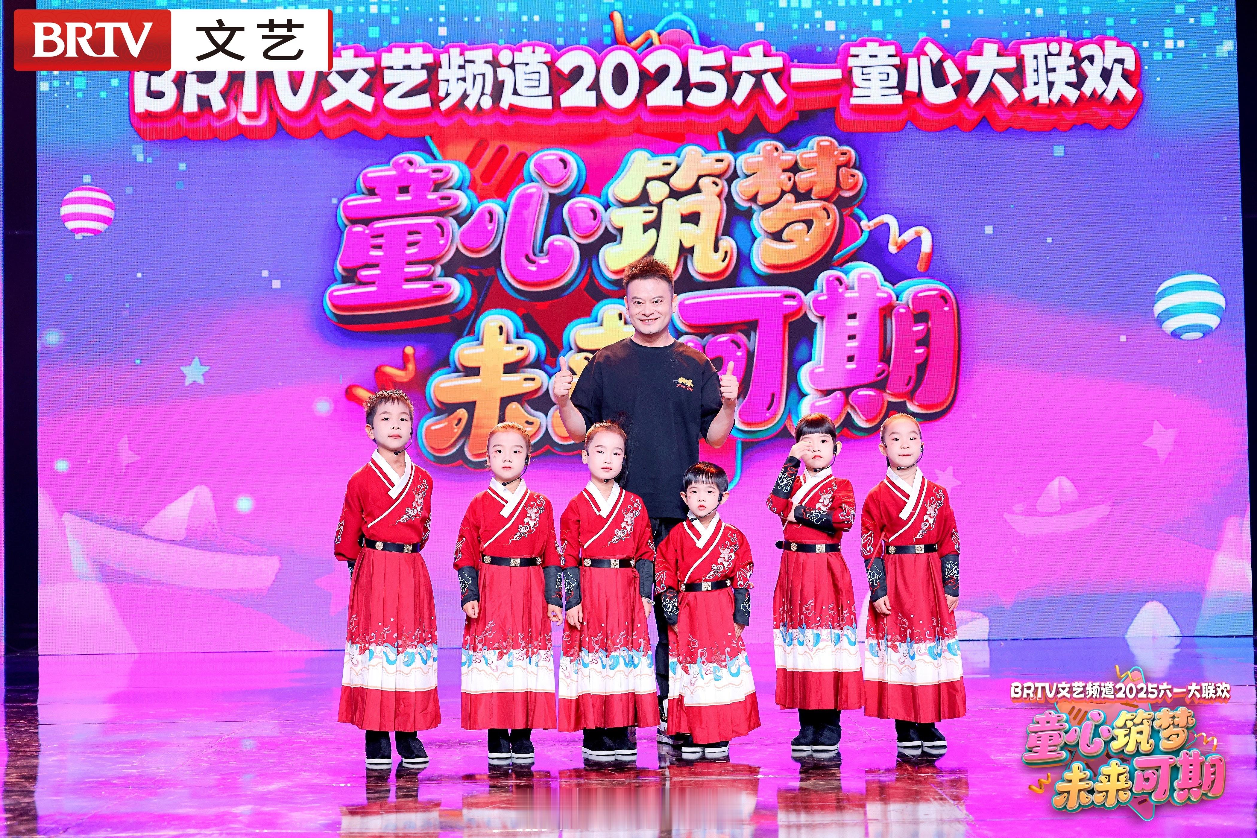 周末我又出差了在孩子教育这件事儿上媳妇居功至伟[收到][收到][收到]  ​​​