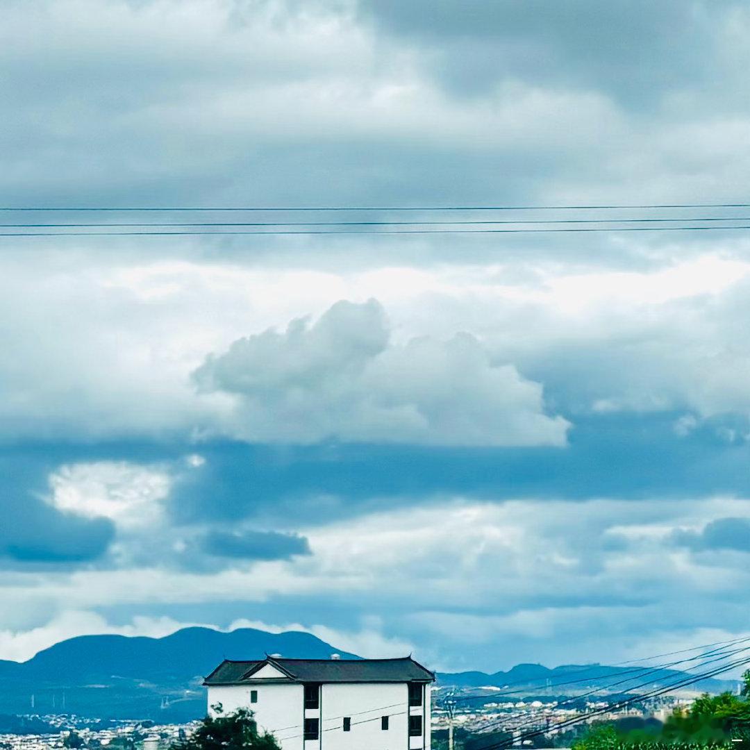 一朵兔兔云ᙏ̤̫ 